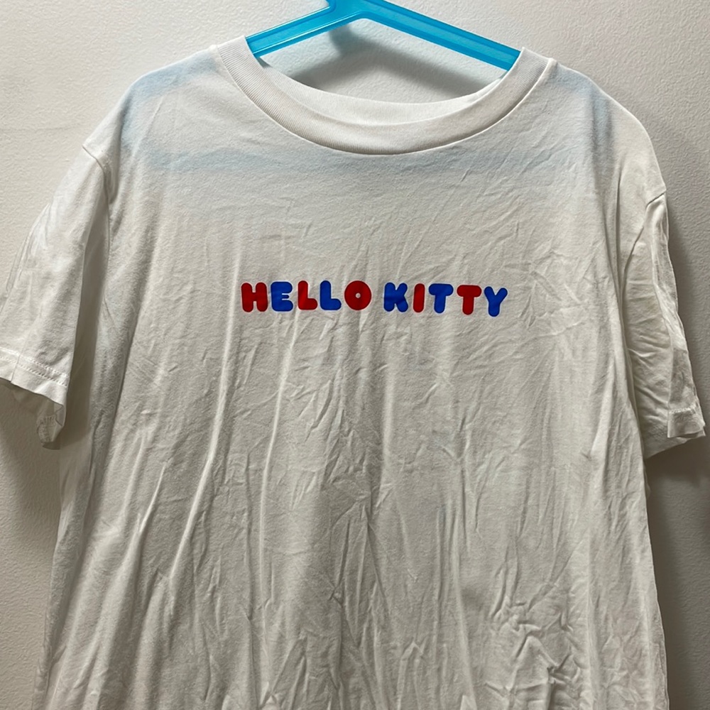 Uniqlo Hello Kitty T shirt size L
